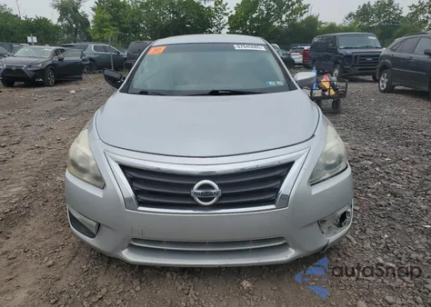 2015 Nissan Altima 2.5 из США, поврежденный, VIN 1N4AL3AP0FN382671